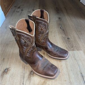 Ariat cowboy boots size 11D, almost new worn a few times. $160
